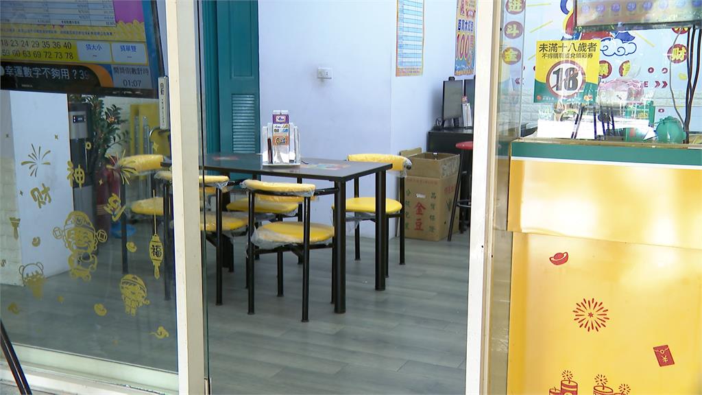 疑不滿輸錢！新店男衝彩券行　亂潑汽油「搶走逾10萬」