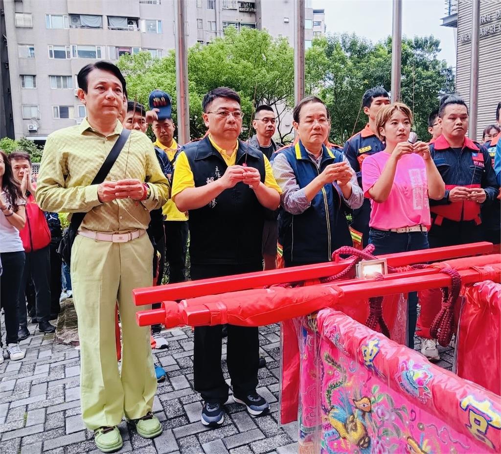 白沙屯媽祖與板橋媽祖百年會香!梁佑南、胡鴻達親隨繞境見證神聖時刻