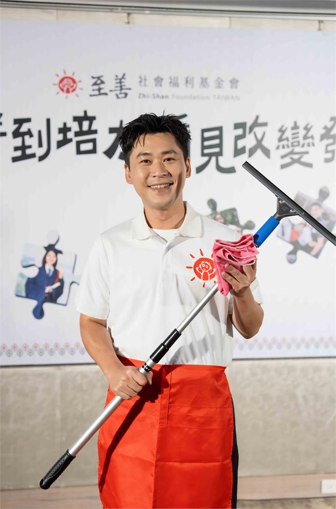 從受助到助人!黃迪揚擔任「至善基金會愛心大使」跟蝙蝠俠出任務!