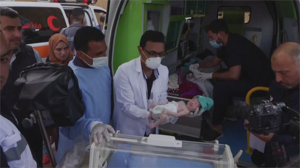 西法醫院早產兒撤離　28名嬰兒已入境埃及