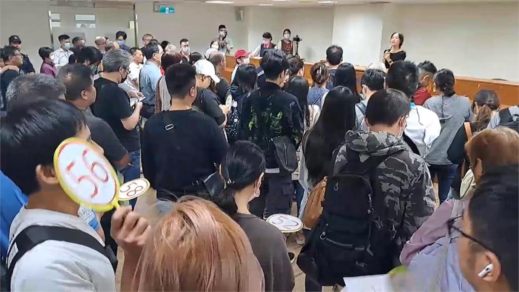 拍賣遭查扣黃金 吸引民眾搶便宜