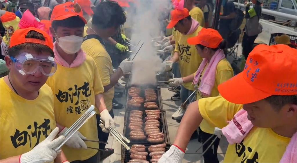 白沙屯進香超狂點心站！　辦桌等級備妥8千人份