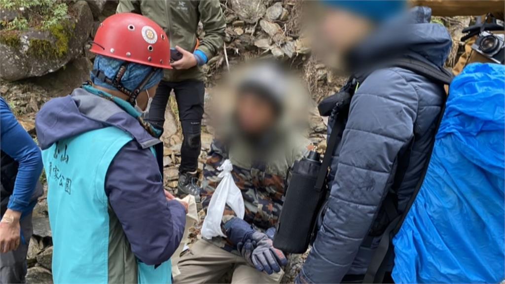 驚魂!攀玉山主峰5人遭地震落石砸 釣蝦場水池狂搖!民眾逃竄竟摔跤
