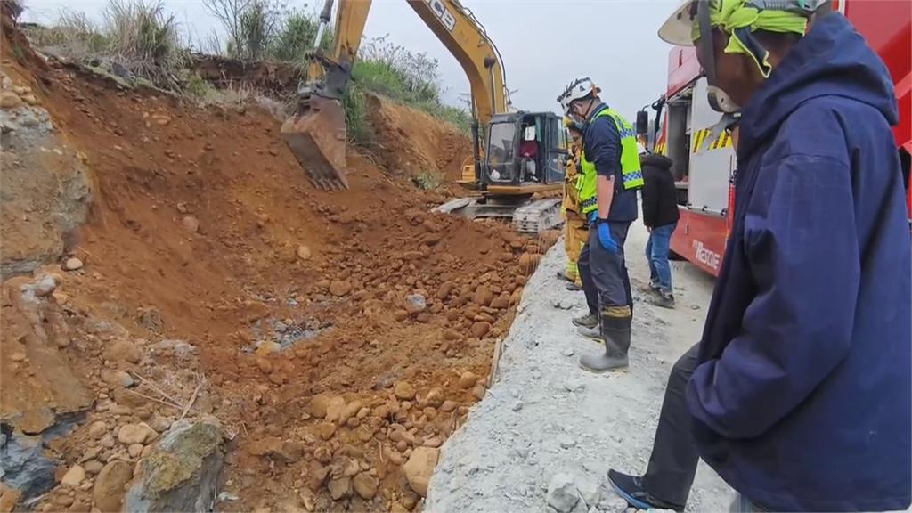三義邊坡工程坍塌 清點人數驚覺少1人 陳姓工人被活埋於3米深邊坡