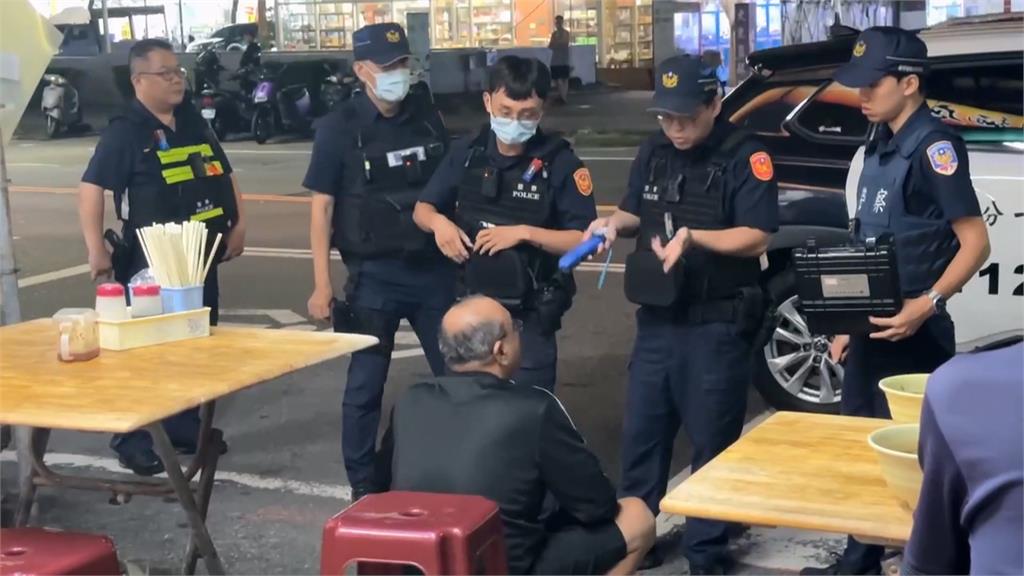 又是你！騎士狂按喇叭要買麵　民眾上前理論引爆口角