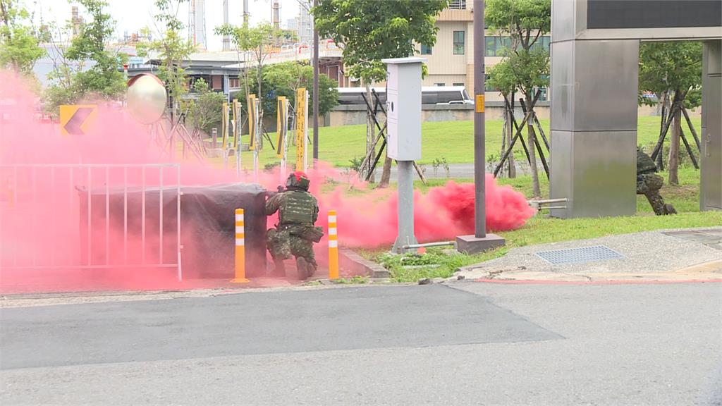 漢光軍演模擬中軍攻打煉油廠　總統確診後首度現身視察