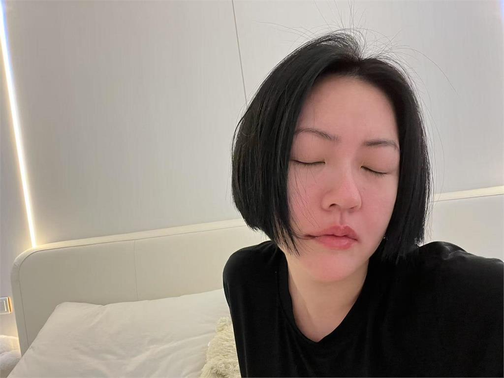 小S不捨女兒返美「又要離開我了」　粉歪樓「凍齡」膚況：像姐妹