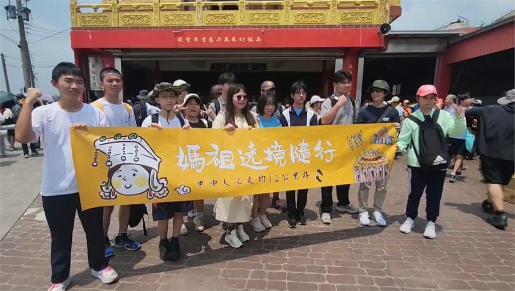 瘋大甲媽！雲林備15公尺炮仗迎駕　大甲高中加入遶境隊伍