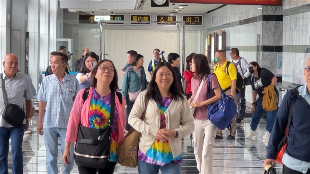 汶萊81旅客包機飛抵花蓮 觀光景點受創多急改行程