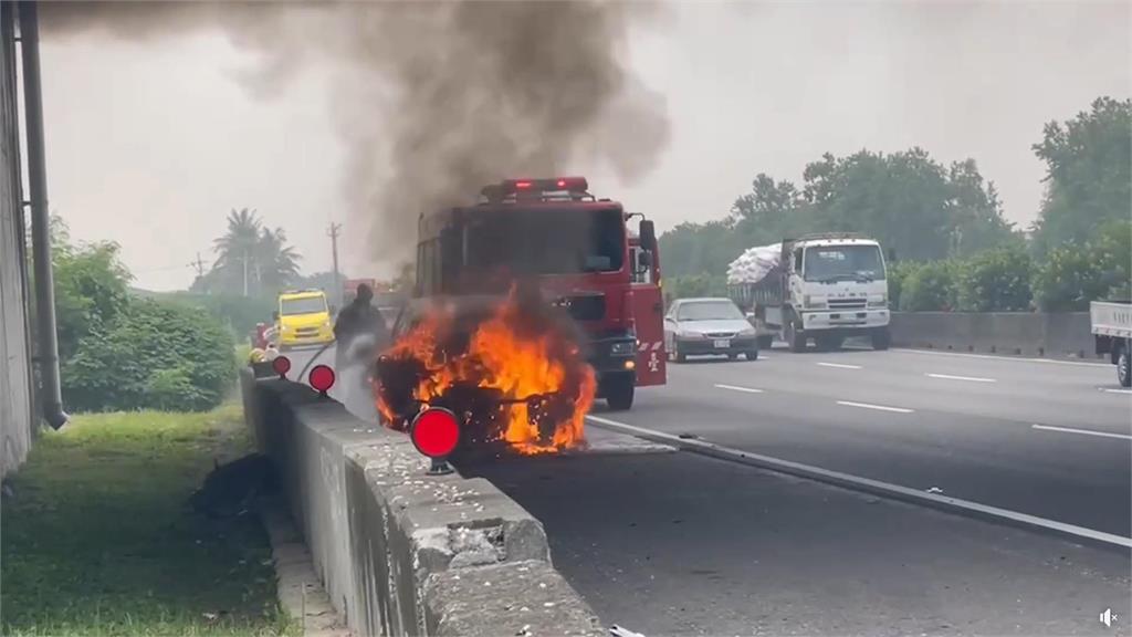 快新聞／林義豐競選車國道火燒車　車上4人逃生無傷亡