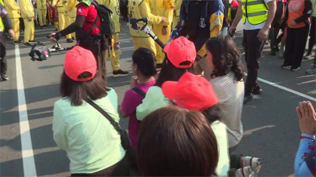 跟著「女神們」跑! 白沙屯媽祖起駕 主播王嘉琳一路跟