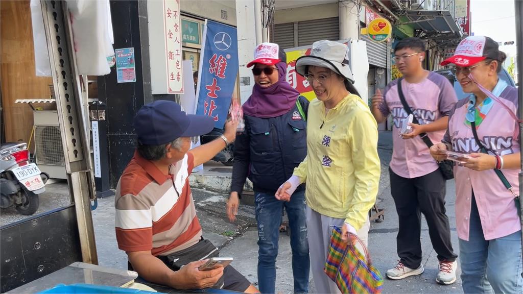 好的開始！陳瑩徒步掃街發膠原蛋白飲　吸選民瘋搶：很讚