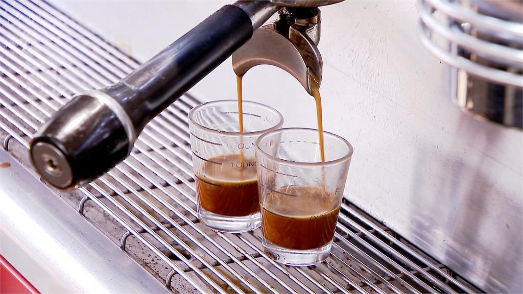 想護肝「無糖飲料」不要碰！專家示警天天喝恐「脂肪肝風險飆升60％」