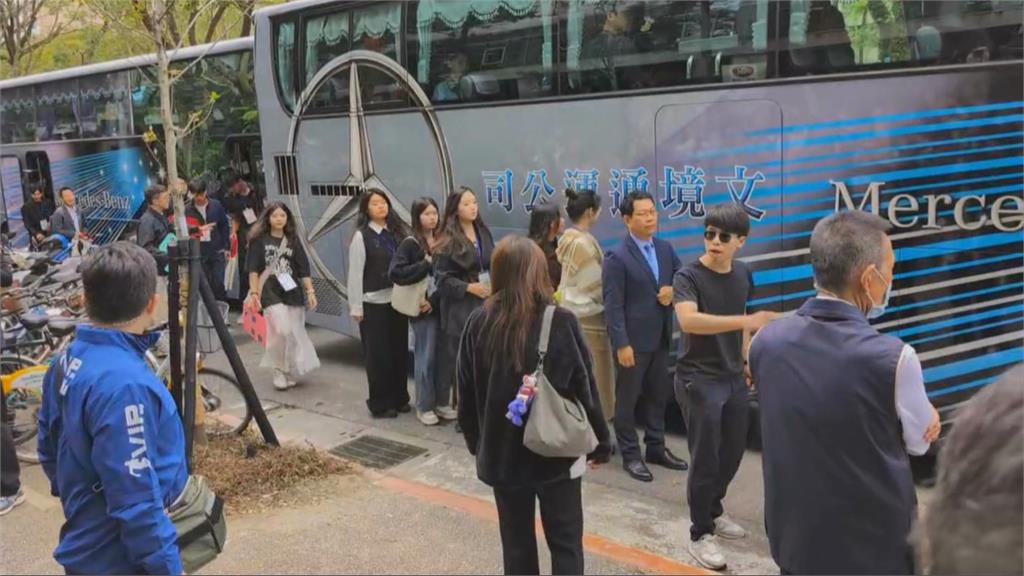 喊「中國台北」惹議! 中生團赴台大參訪遭學生嚴正抗議