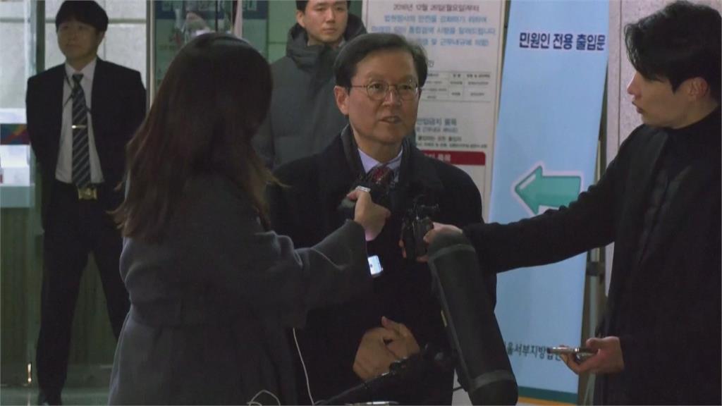 尹錫悅親自出席羈押庭 支持者翻牆進法院被捕