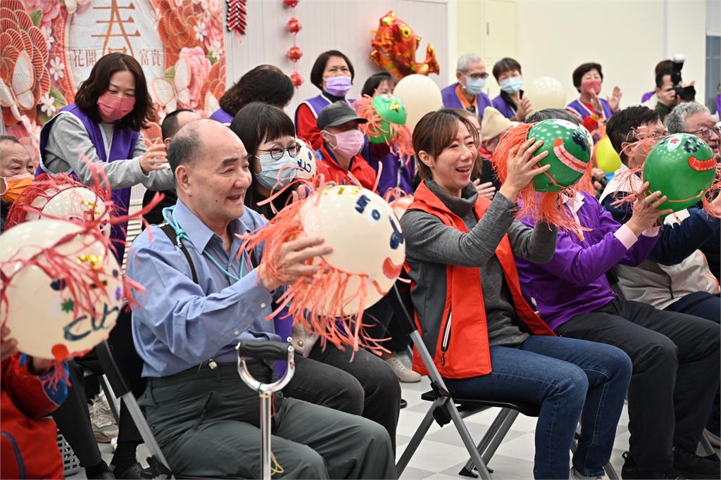 永齡寒冬送暖捐款一億　永飽安康再升級　從營養送餐到社會創新　長輩照顧升級幸福滿分