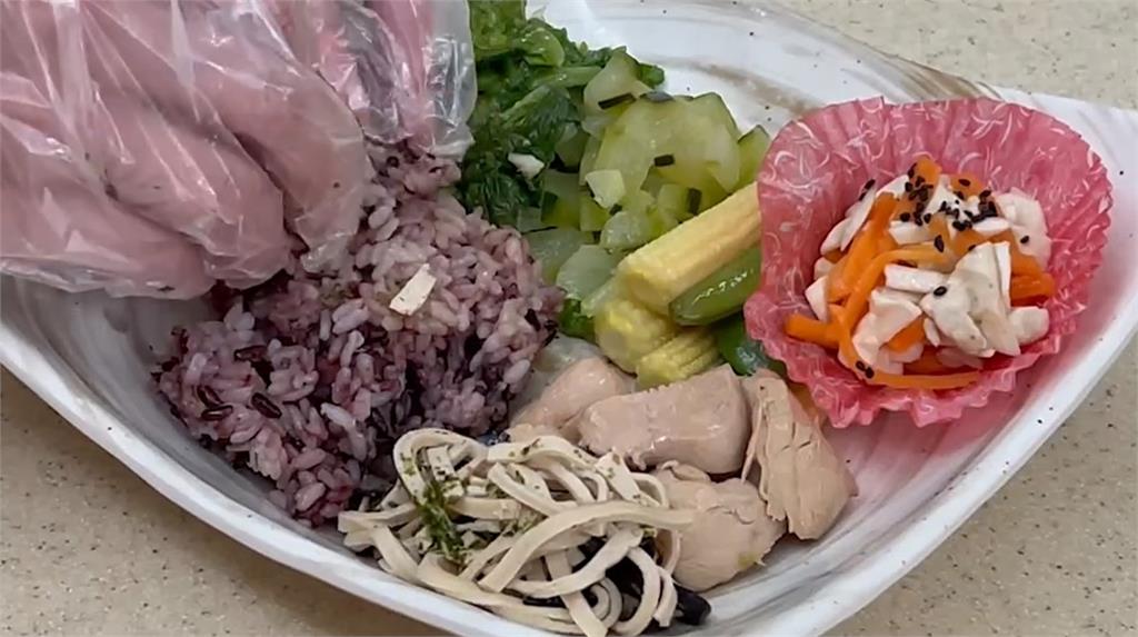 醫院員工特製健康餐盒色香味俱全 吸引院外民眾搶購