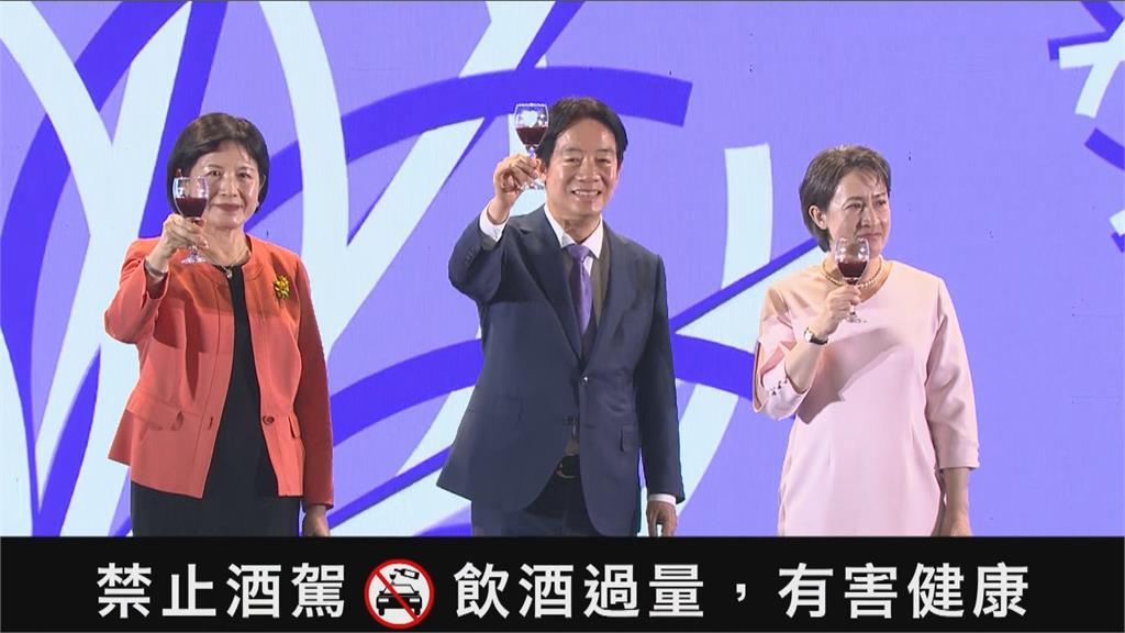 快新聞／賴清德偕第一夫人出席國宴！　蕭美琴改走「粉色風」搭珍珠項鍊超典雅