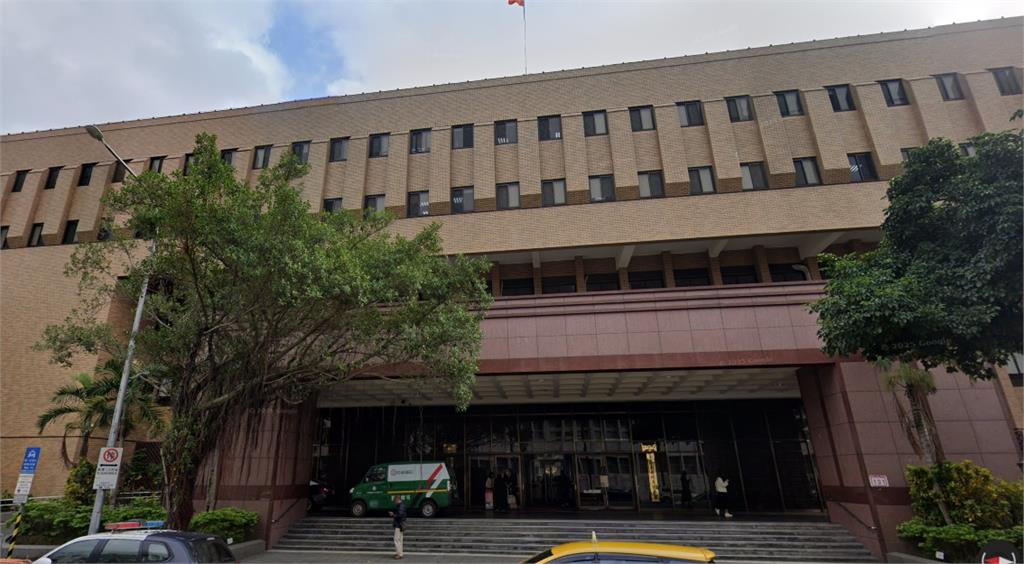 檢方指臉書帶動輿論、製圖卡干擾審判！批柯文哲：絕無僅有的壓迫司法手段