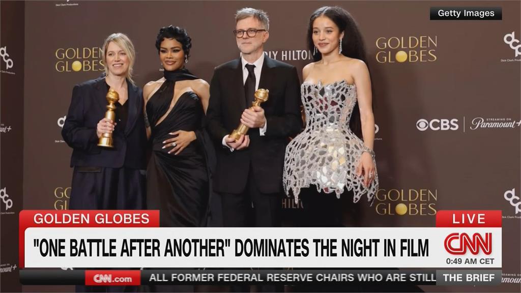 金球獎得主堤亞娜泰勒現身紐約 化身占卜師算塔羅牌