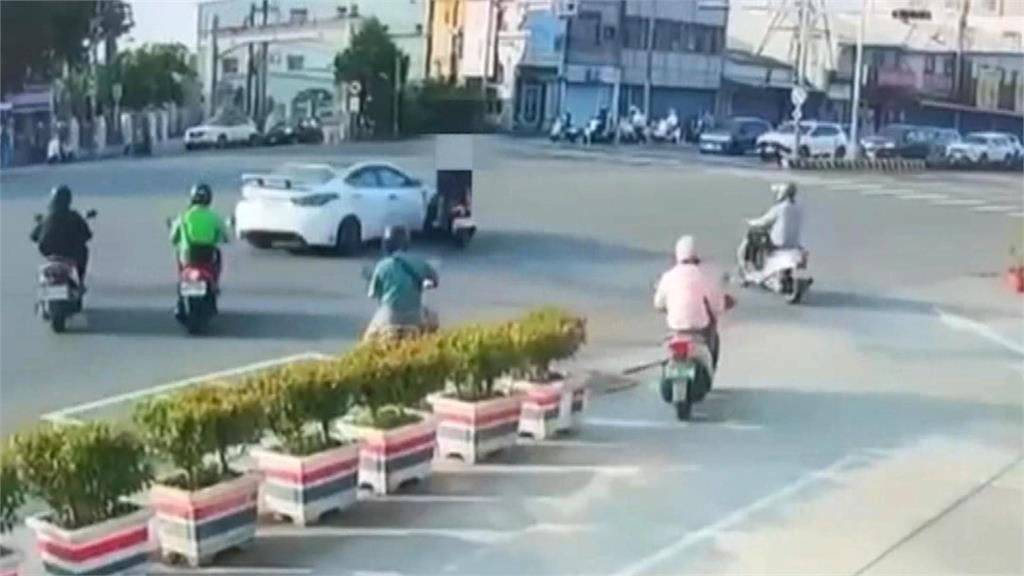 屏東馬路「撞」況多　行人違規穿越馬路　騎士閃避不及釀禍