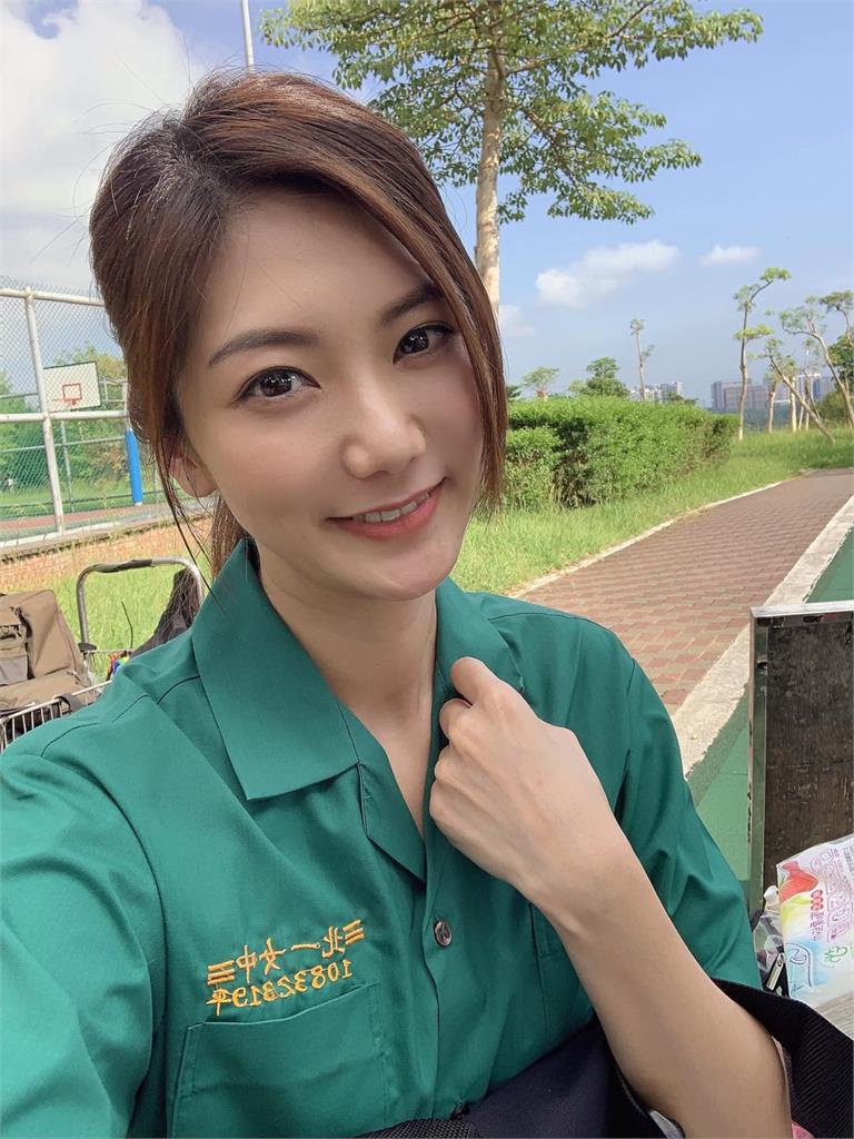 《黃金歲月》張淨婷披上小綠制服重返18歲!老公「胖虎」1原因整場狂盯