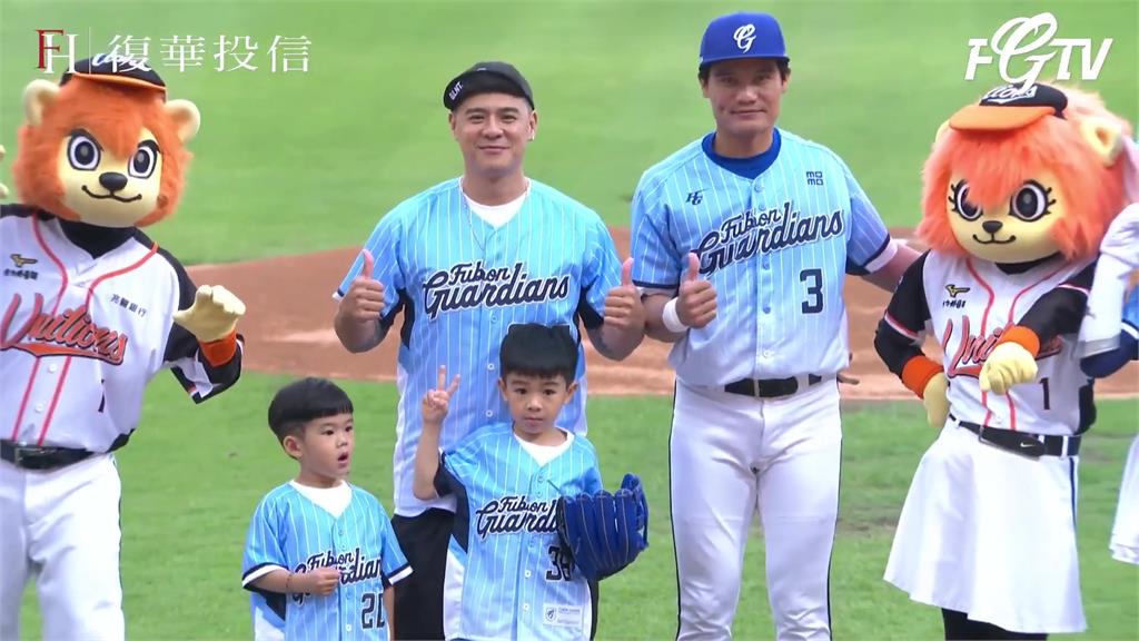 《追風少年》來了!竇智孔6歲兒超狂開球 掀棒球偶像劇回憶殺