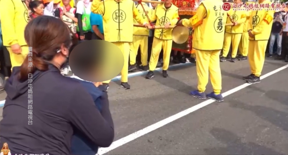 粉紅超跑回鑾! 白沙屯媽鑾轎兩度為罕病童賜福