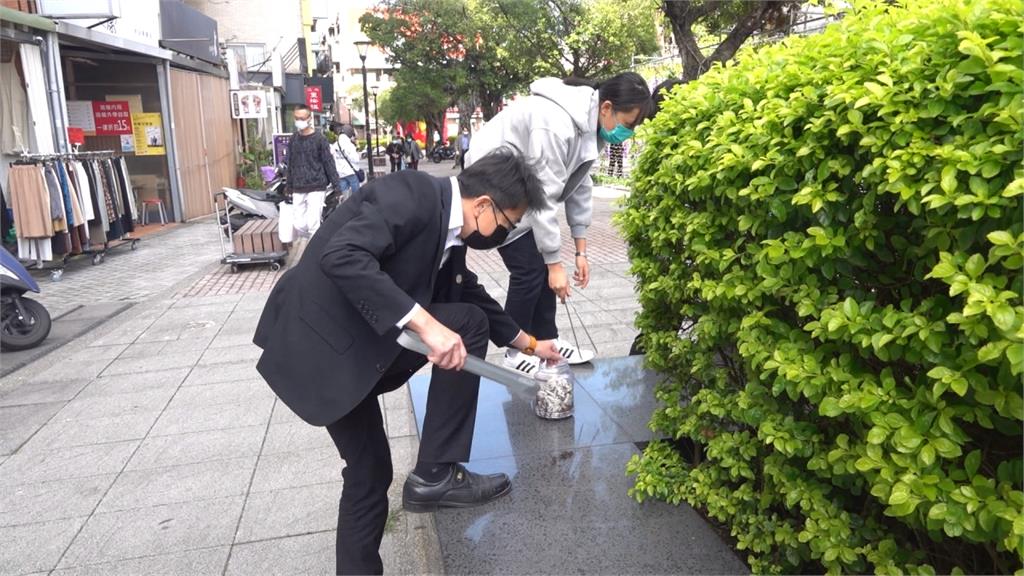 淨街快閃環保小尖兵 減輕清潔員負擔.讓環境更加美好