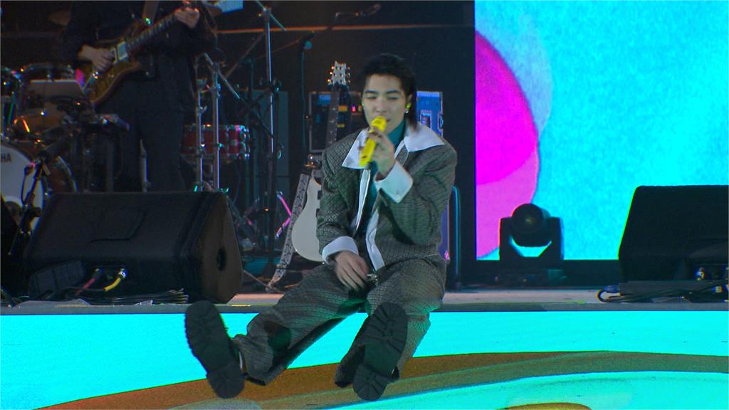 營收創高！廣達尾牙席開1300桌.獎金7千萬　林百里：進入AI爆發期