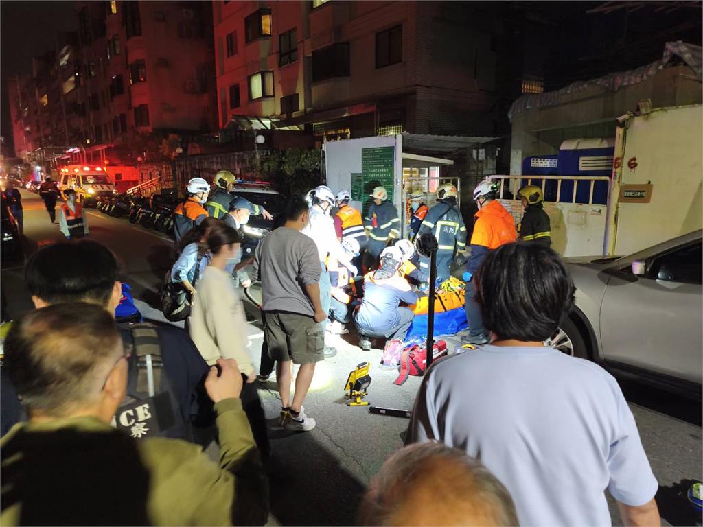 最新/北投工安意外!2工人倒臥頂樓水槽 65歲男失去生命跡象搶救中