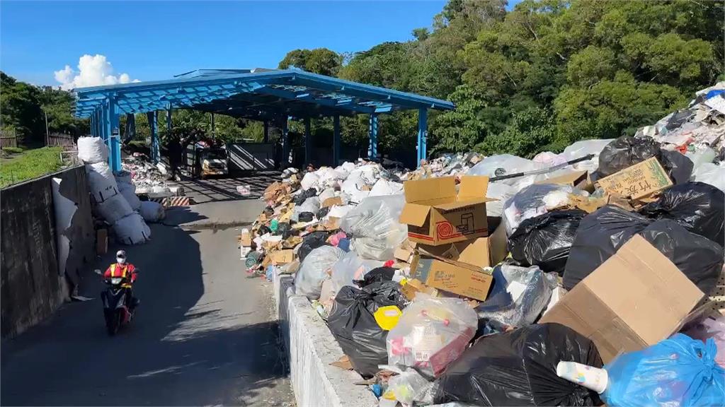 小琉球垃圾暴量堆成山　清運案流標15次公所失職？