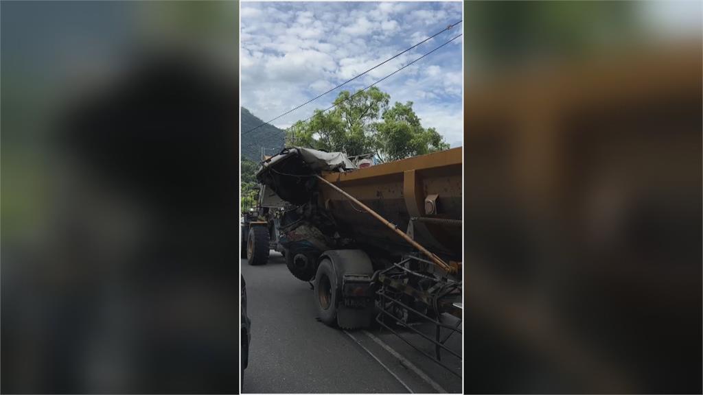 悲傷父親節!砂石車對撞車頭全毀 1駕駛OHCA急送醫搶救