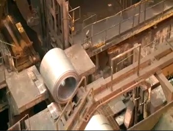 中鋼前三季轉虧46億！黃建智示警：2026鋼市「一好三壞」，再投一個 壞球