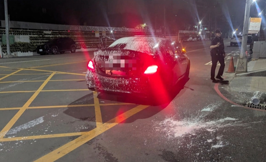 燒胎.鬧醫院.被看不爽惹人怨？ 台中男車停路邊遭潑漆