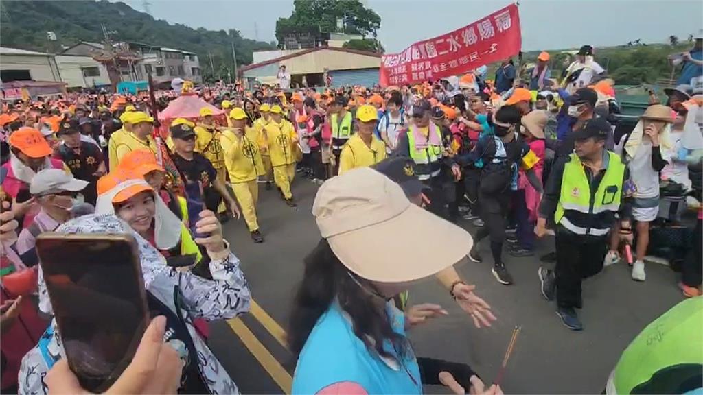 信徒永遠猜不到! 白沙屯媽鑾轎「轉彎」 首前進南投