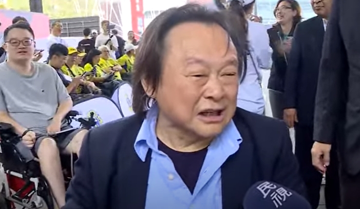 快新聞/恰吉x呱吉挑戰坐輪椅移動! 王世堅累翻喘氣喊:驚慌失措