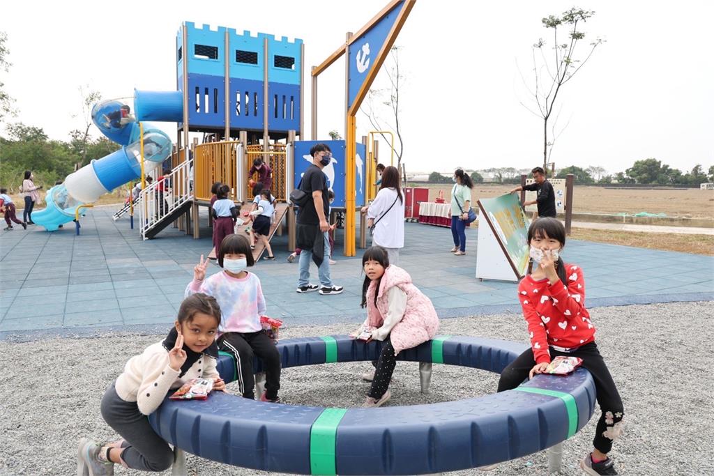 柳營櫻花滯洪池變身特色公園 黃偉哲：歡迎寶貝爬上爬下