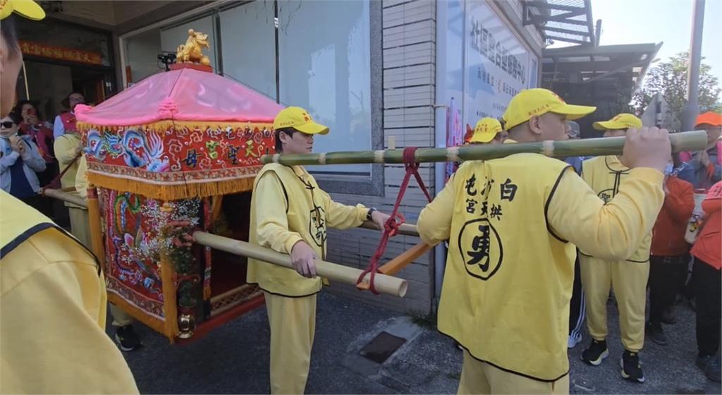 里港玉賢宮入火安座遶境　白沙屯媽共襄盛舉湧信眾