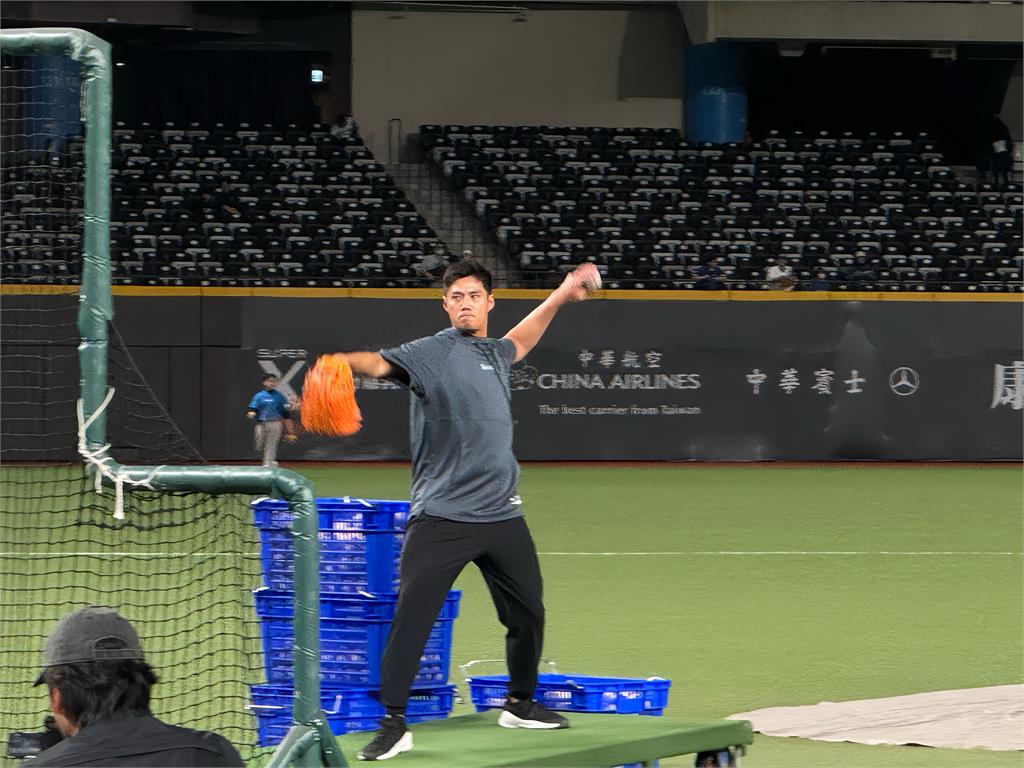 經典賽(影)／最想在東蛋對決日本隊！費仔返台練球「期待台日戰滿場、遇強則強」