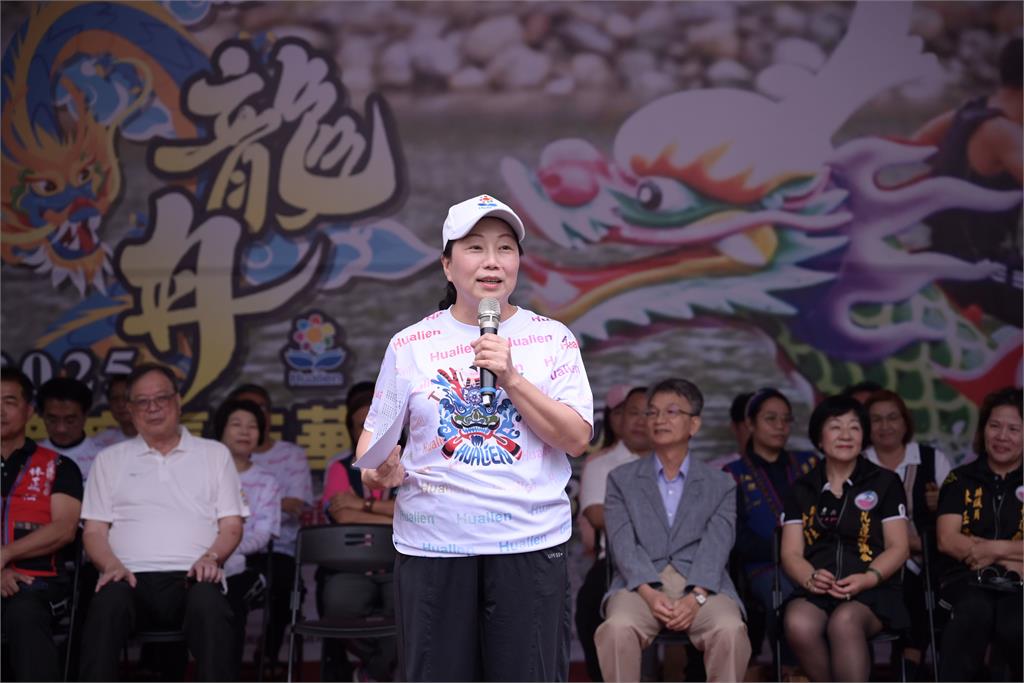 傅崐萁因1事脫口「加碼跳海」畫面曝光!徐榛蔚「俯身開龍頭」奪標太震撼