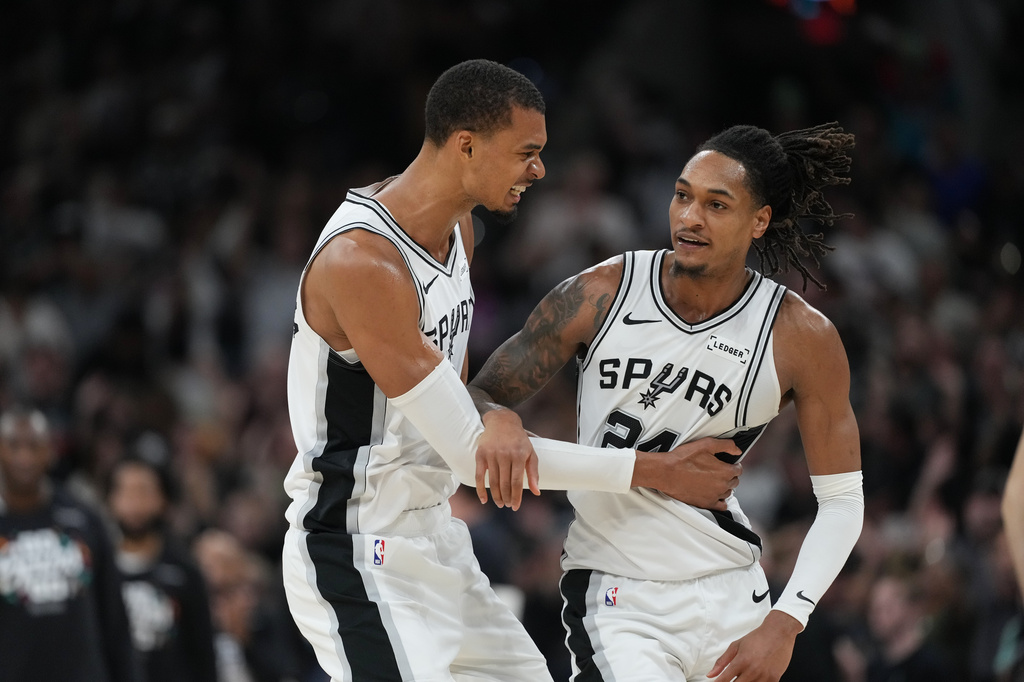NBA(影)／馬刺主場大勝雷霆有「神助」？專屬修女團到場為球員祝福還加油打氣