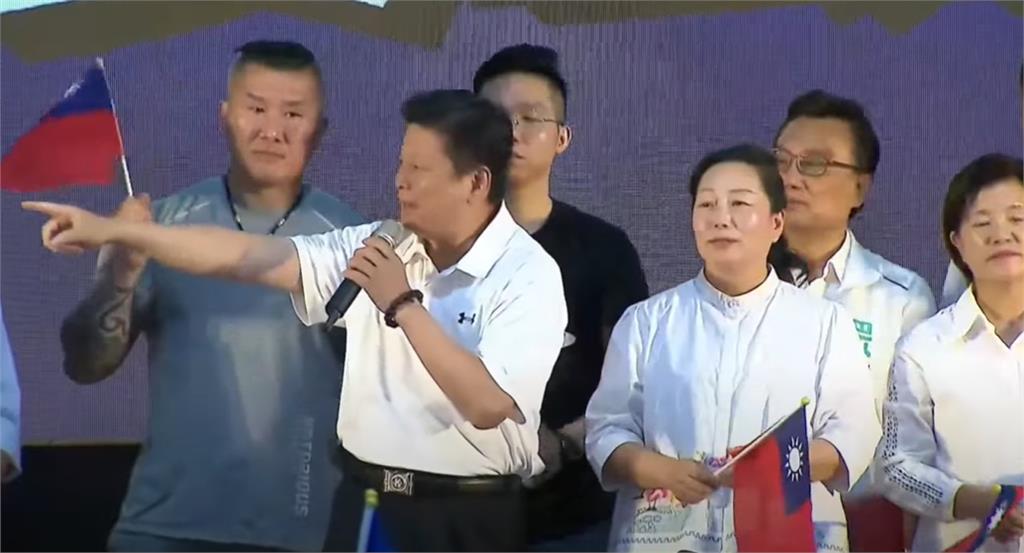 傅崐萁當眾嗆主持人「拿麥克風的不要講話」!館長現場「尷尬反應」曝光