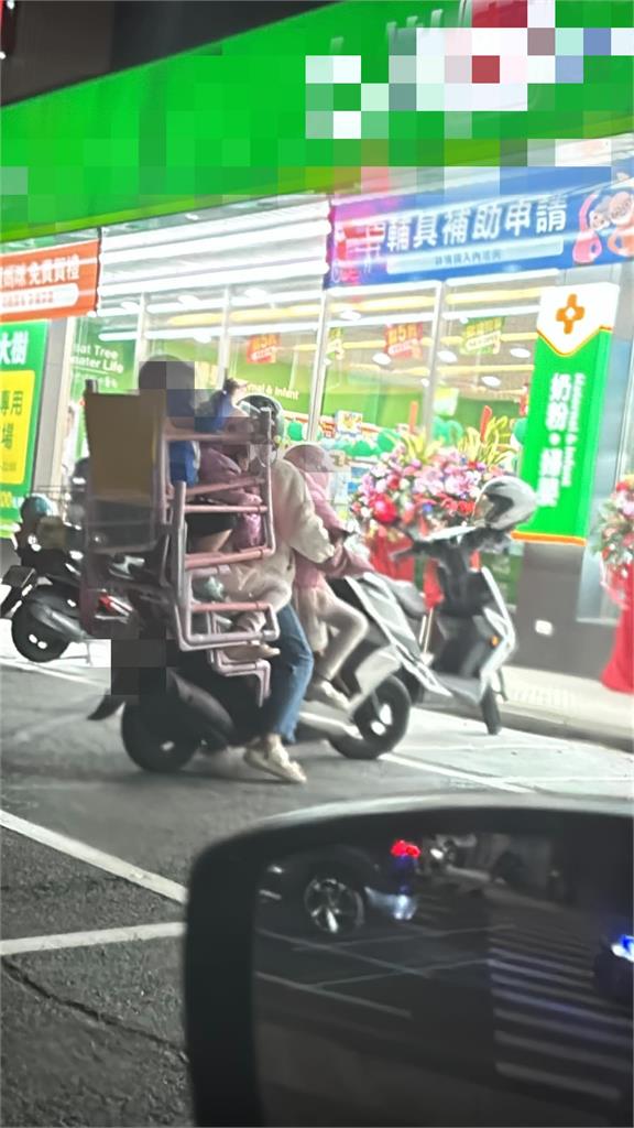 台南驚見「危險4貼」女騎士1打3!「超狂疊疊樂」畫面曝…警方:已違法