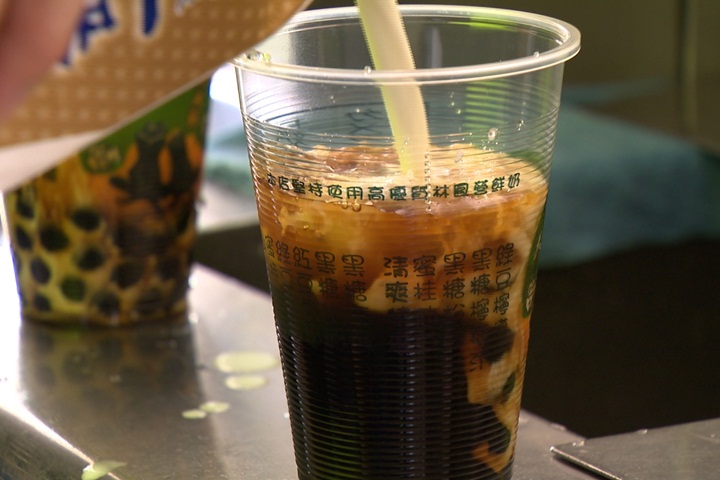 44歲男喝珍奶「嗆咳秒昏迷」送急診!搶救21天奇蹟康復「致命原因」曝光