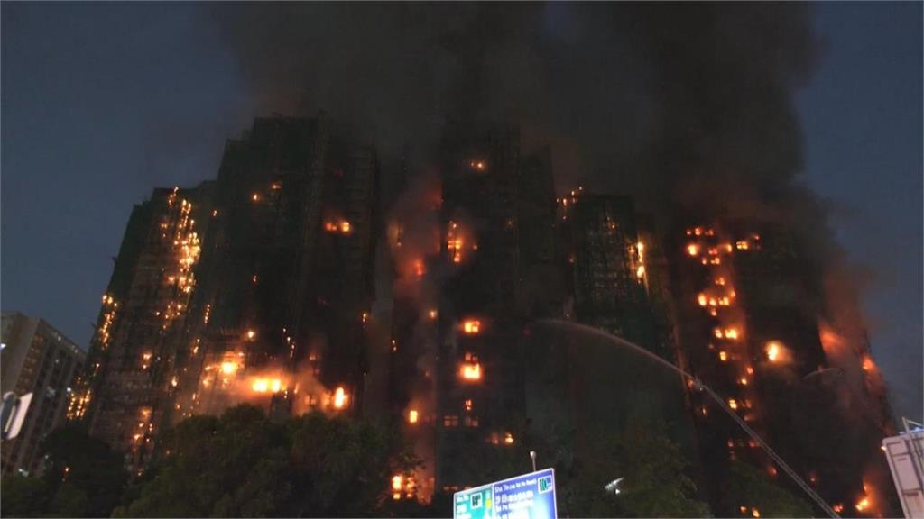 香港大火/宏福苑7棟樓狂燒「釀94死」!受困者脖掛「DEAD黑牌」被抬出