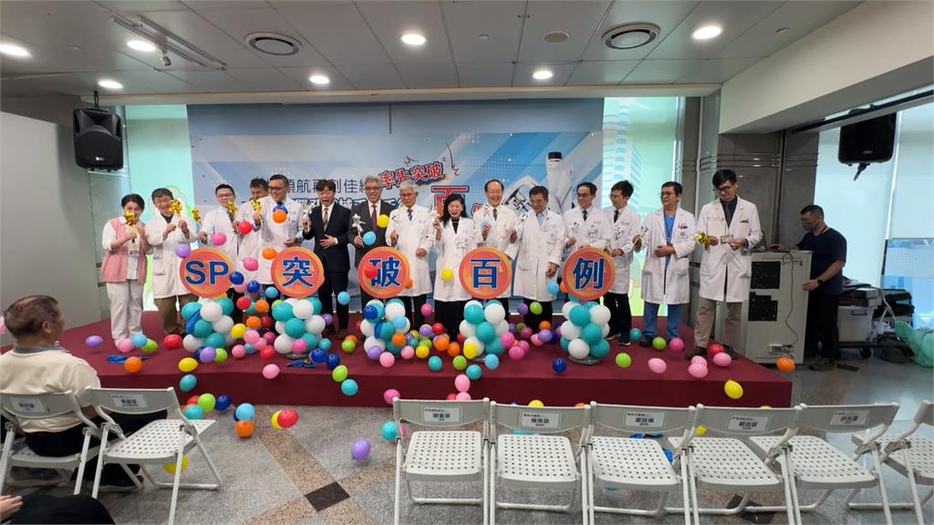 再創里程碑　台中童綜合醫院達文西單孔機械手臂手術破百例　