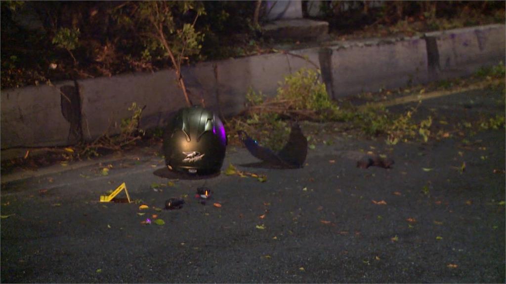 新北三重機車自撞分隔島 酒駕騎士送醫不治