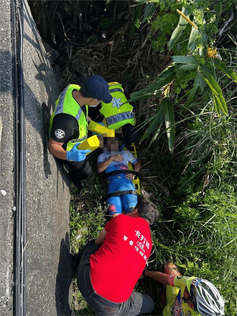 快新聞/環花東國際自行車賽傳意外!選手摔落台11線邊坡 14歲騎士臉、手擦傷