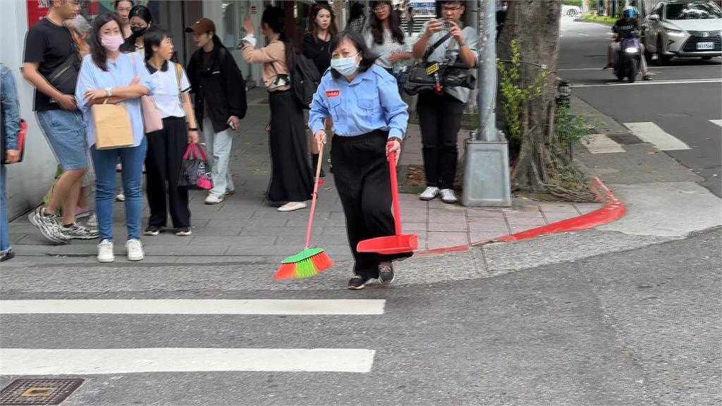 台北大安天降玻璃窗! 大樓窗戶墜落馬路中央嚇壞行人